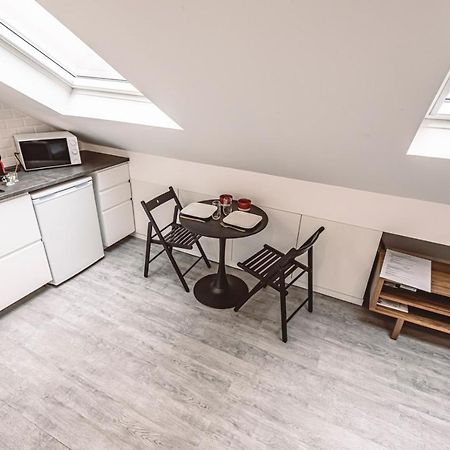 Le Coquet Logement Climatise Face A La Cathedrale - 3G Reims Exterior photo