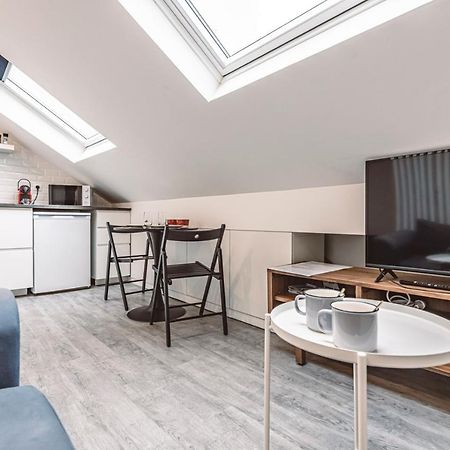 Le Coquet Logement Climatise Face A La Cathedrale - 3G Reims Exterior photo