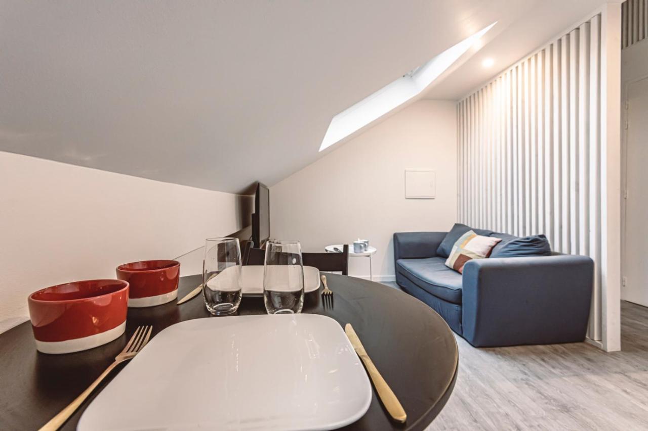 Le Coquet Logement Climatise Face A La Cathedrale - 3G Reims Exterior photo